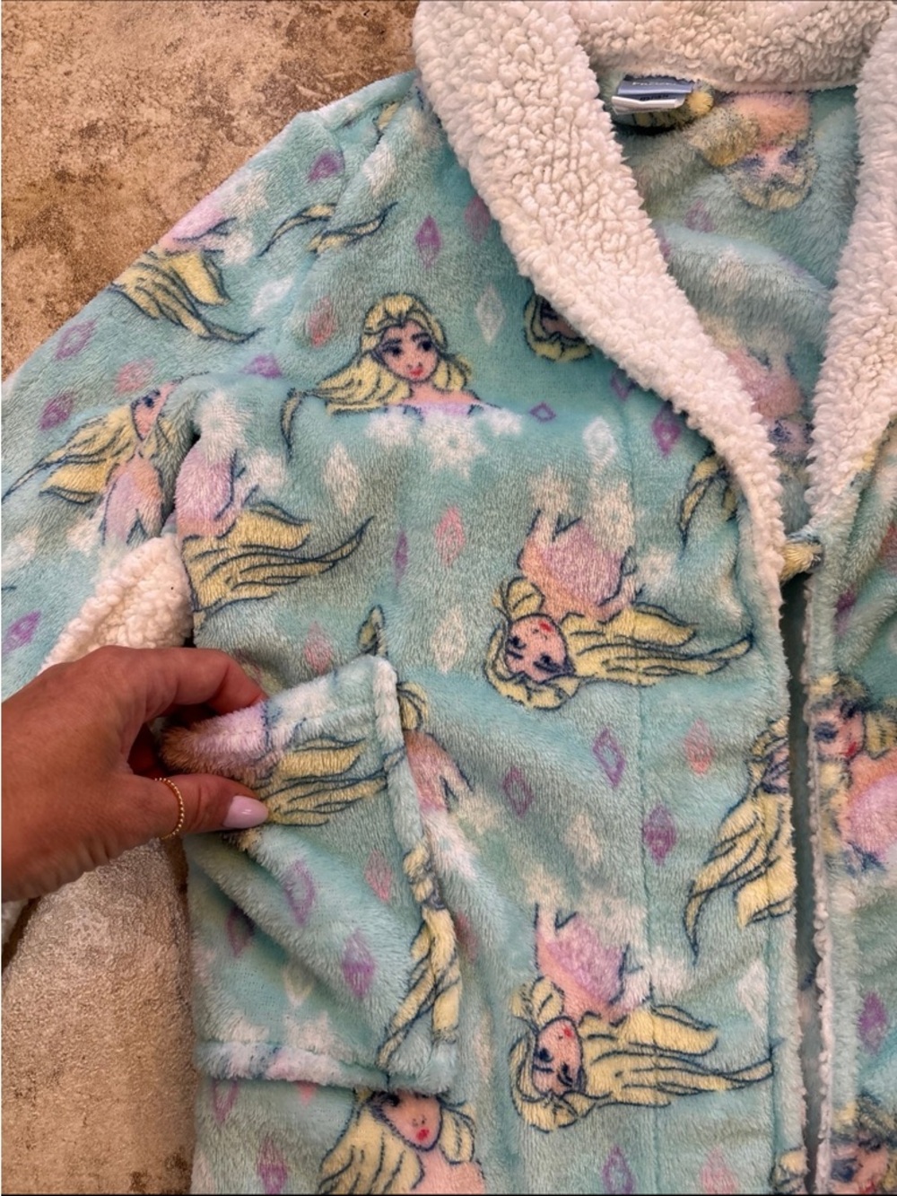Disney Frozen Robe - Picture 2 of 5